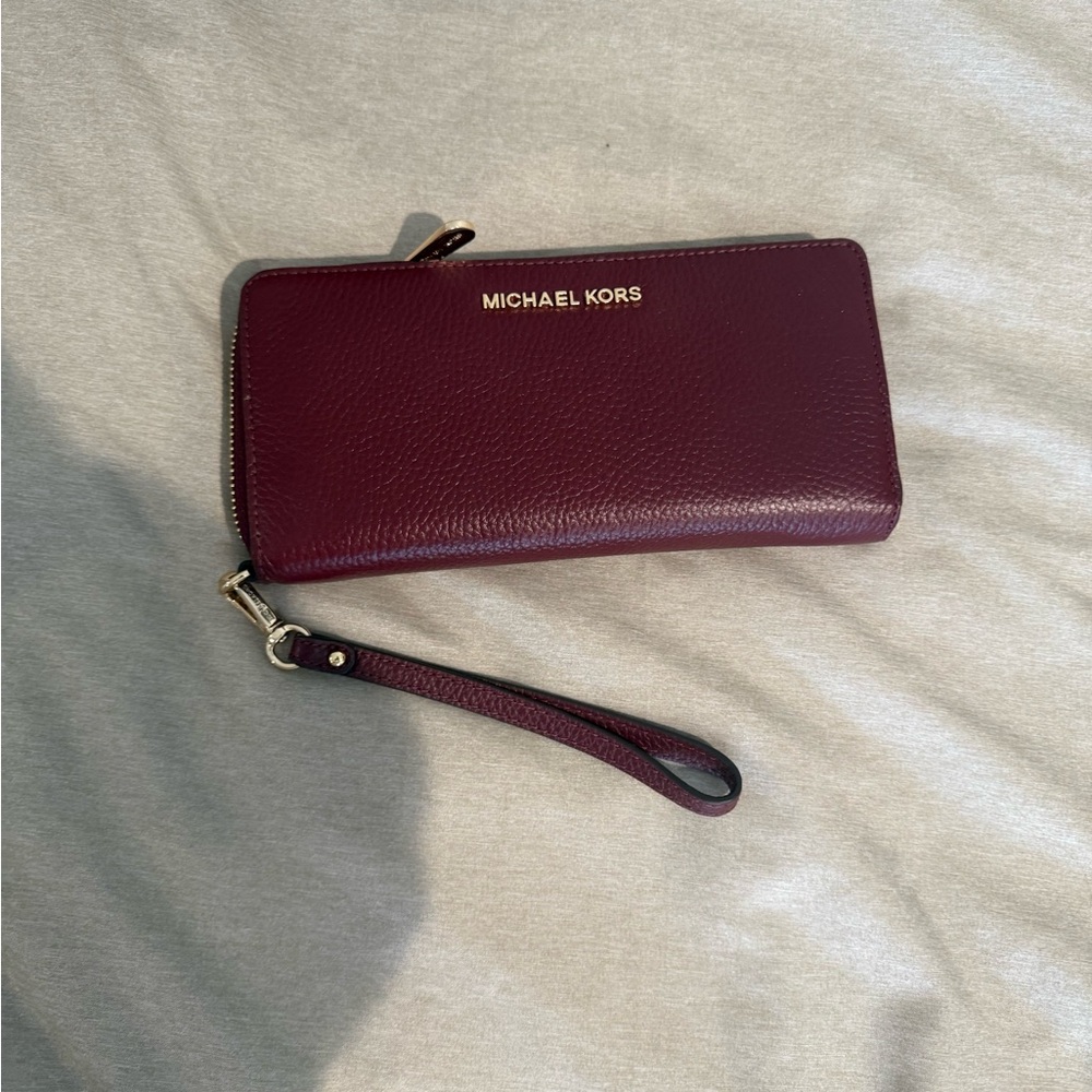 BRAND NEW WITH TAGS Michael Kors Burgundy Leather Wristlet